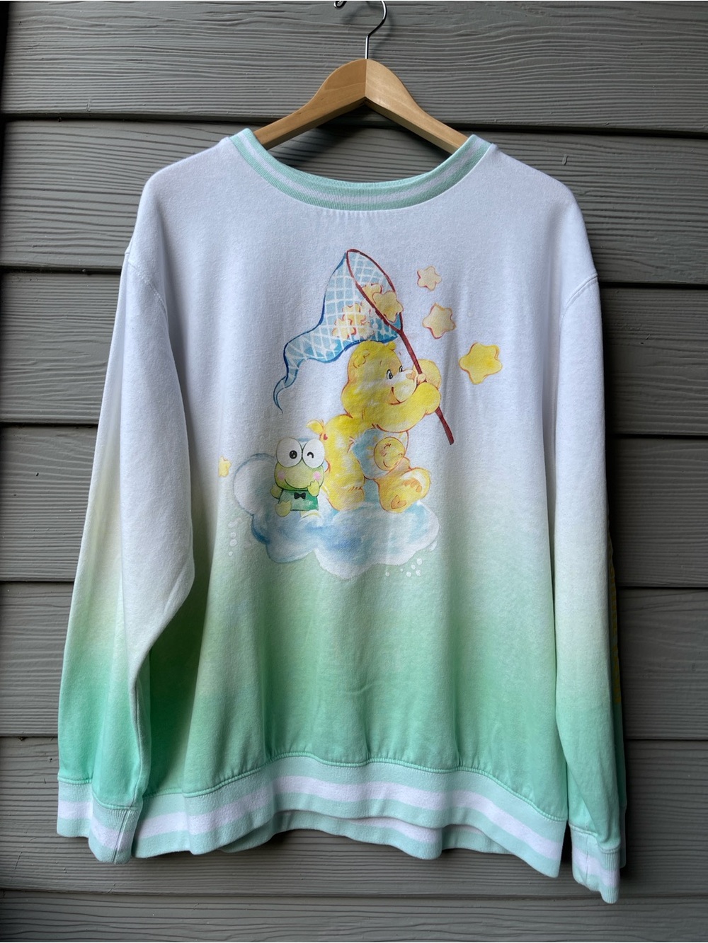 Hello Kitty Pastel Green Ombre Bear & Star Graphic Crewnecky